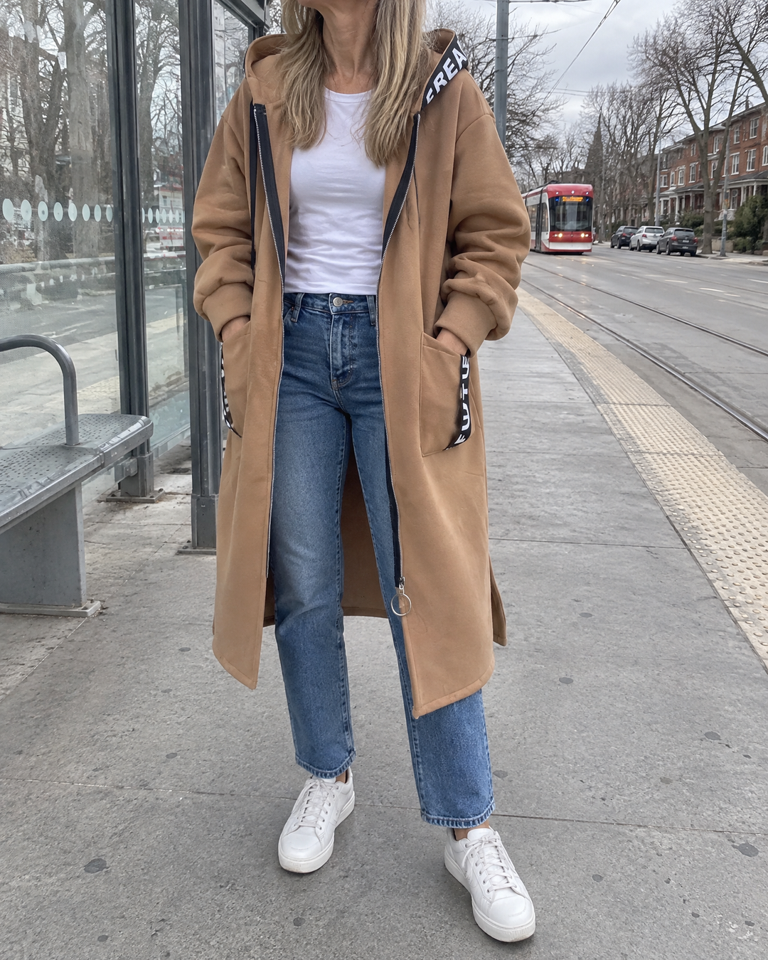 CAPPOTTO LUNGO CON CAPPUCCIO PER DONNE