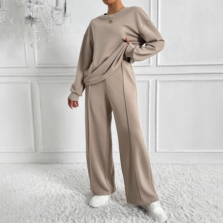 Completo Relaxed in Due Pezzi con Maglia a Spalle Cadenti e Pantaloni a Gamba Larga