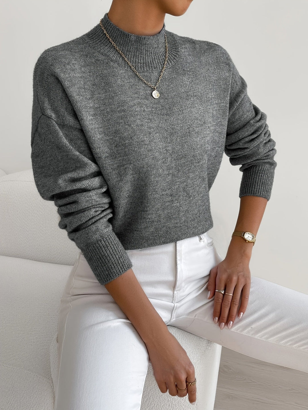Elegante Maglione Donna a Collo Alto con Taglio Dritto