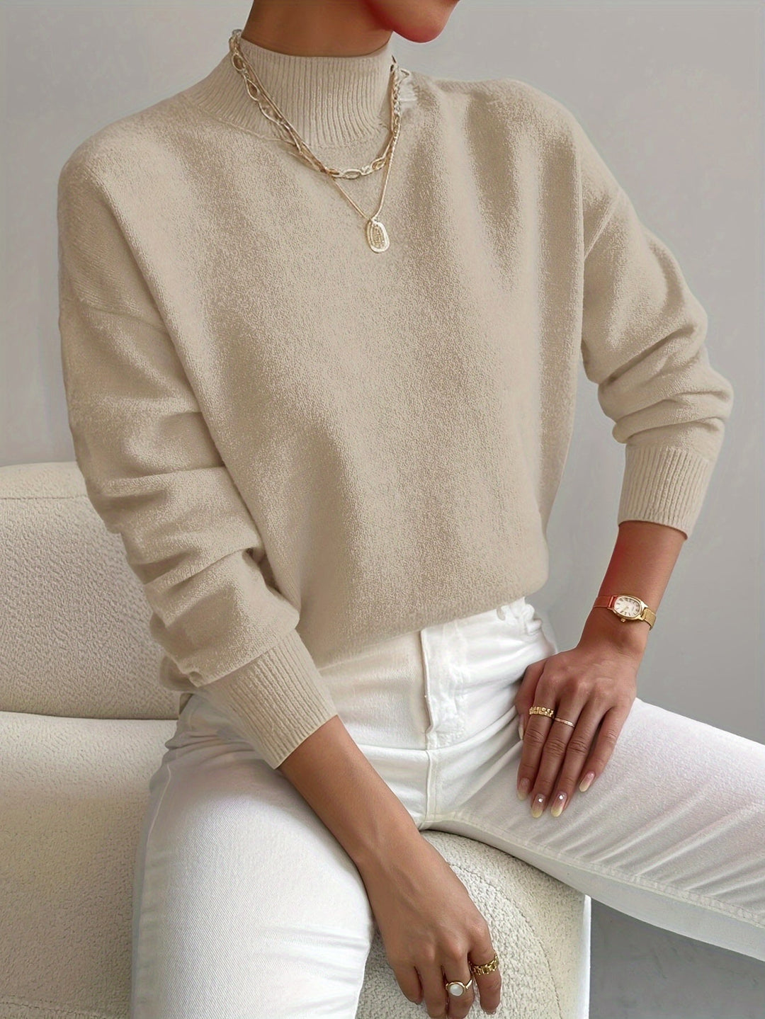 Elegante Maglione Donna a Collo Alto con Taglio Dritto