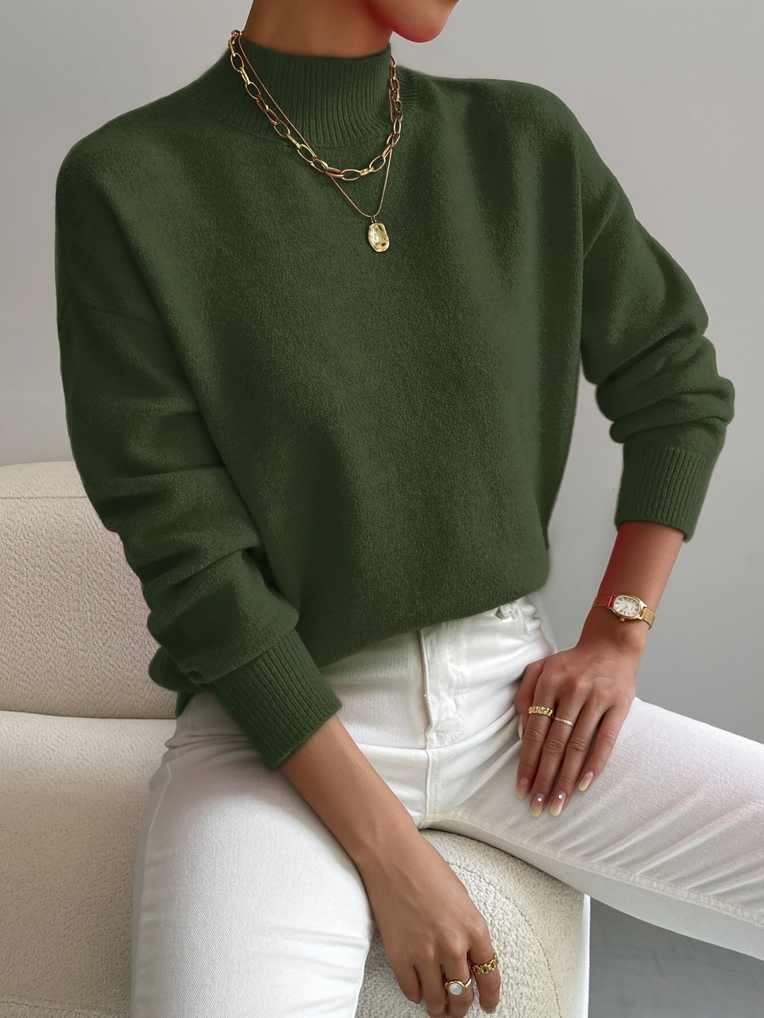 Elegante Maglione Donna a Collo Alto con Taglio Dritto