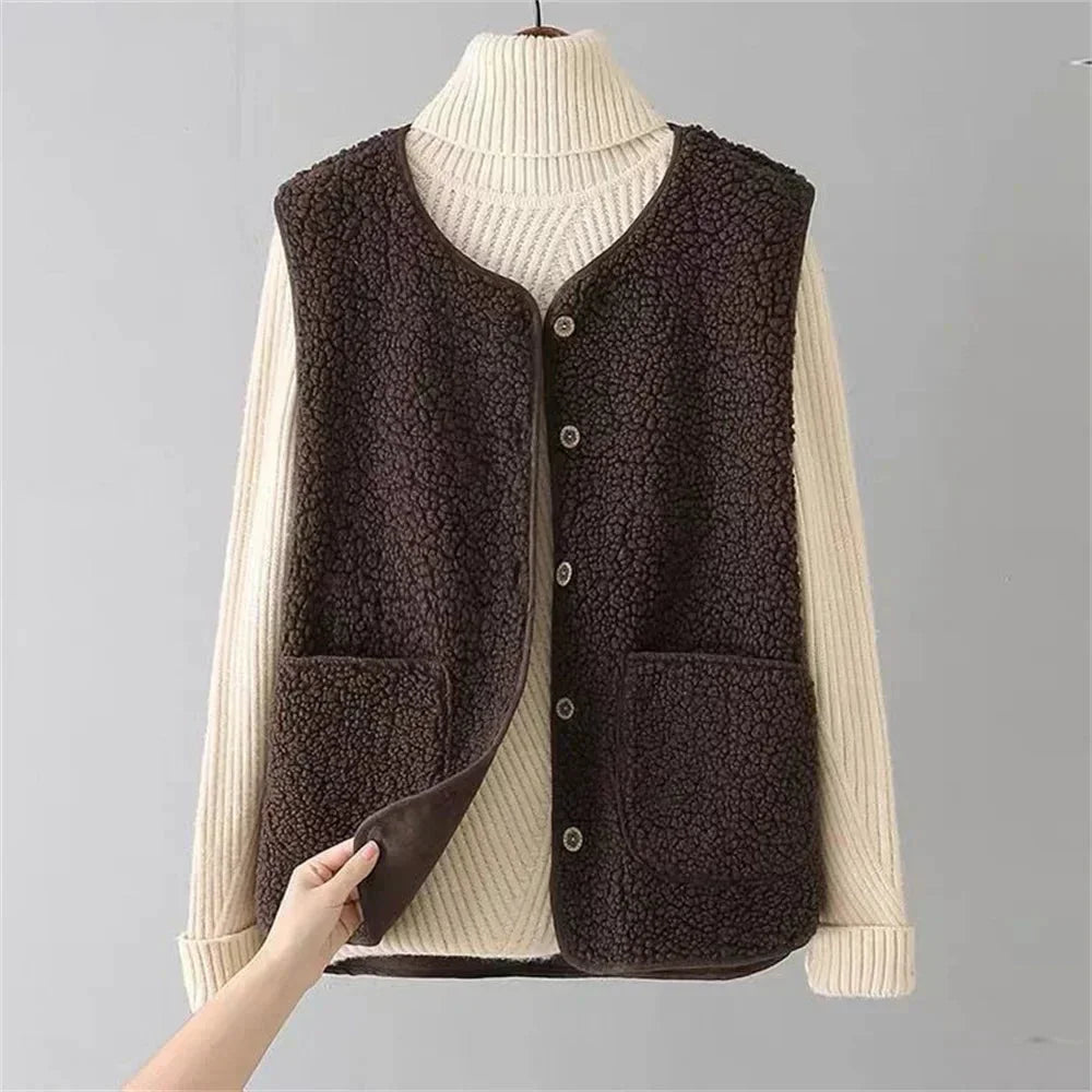 Gilet sherpa da donna con scollatura a V e bottoni e tasche a toppa